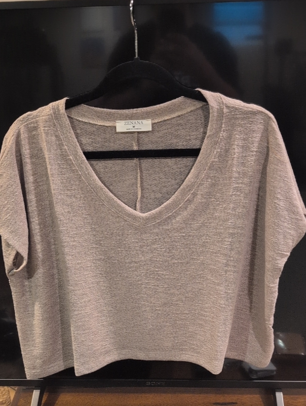 Zenana Size M Beige Cropped Top. NWT